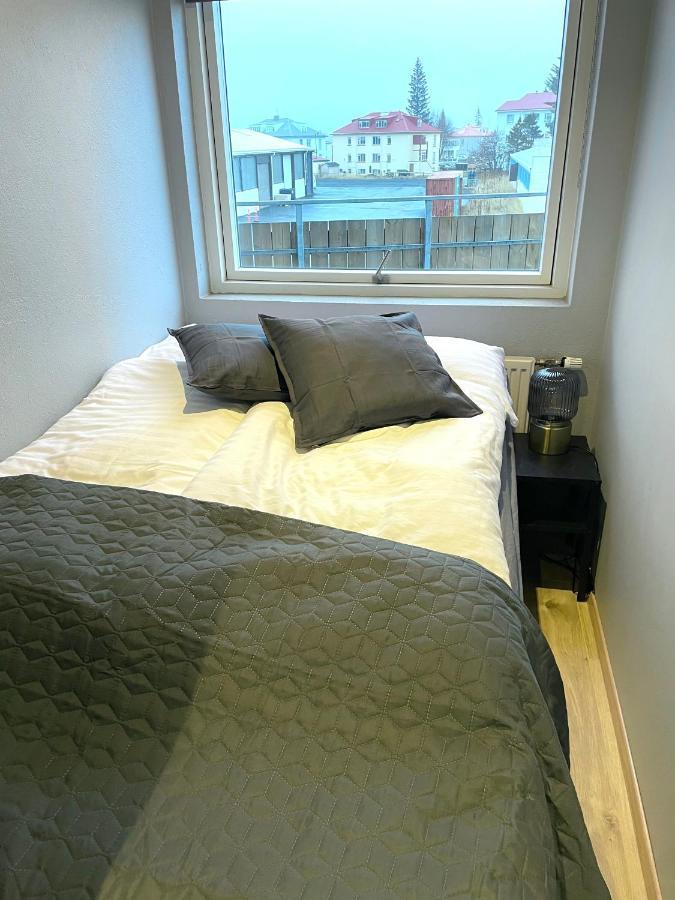 Lovely Apartment With Hot Tub Access Akureyri Bagian luar foto