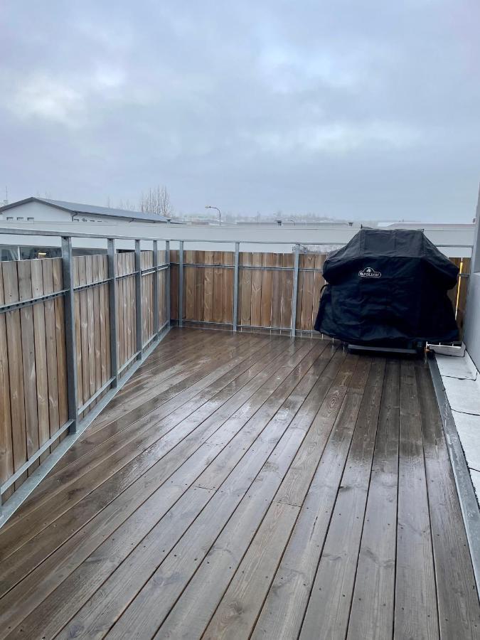 Lovely Apartment With Hot Tub Access Akureyri Bagian luar foto