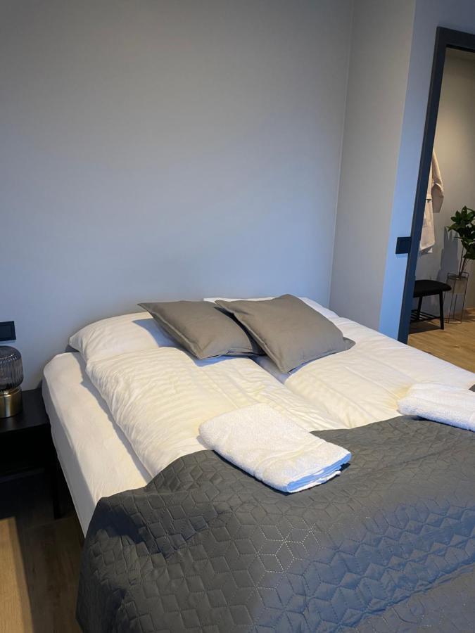 Lovely Apartment With Hot Tub Access Akureyri Bagian luar foto